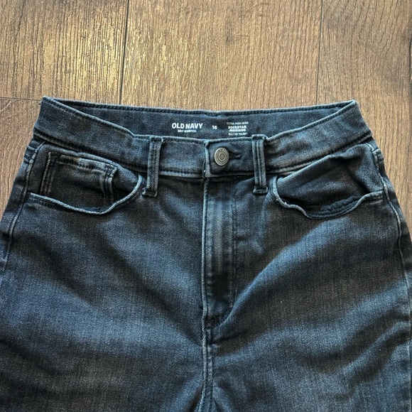 Old Navy Extra High Rise Rockstar Jeans - Picture 6 of 6